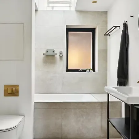 Luxurious Renovated Vacation And Sea View Feriehus *