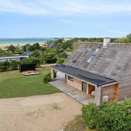 Luxurious Renovated Vacation And Sea View Feriehus